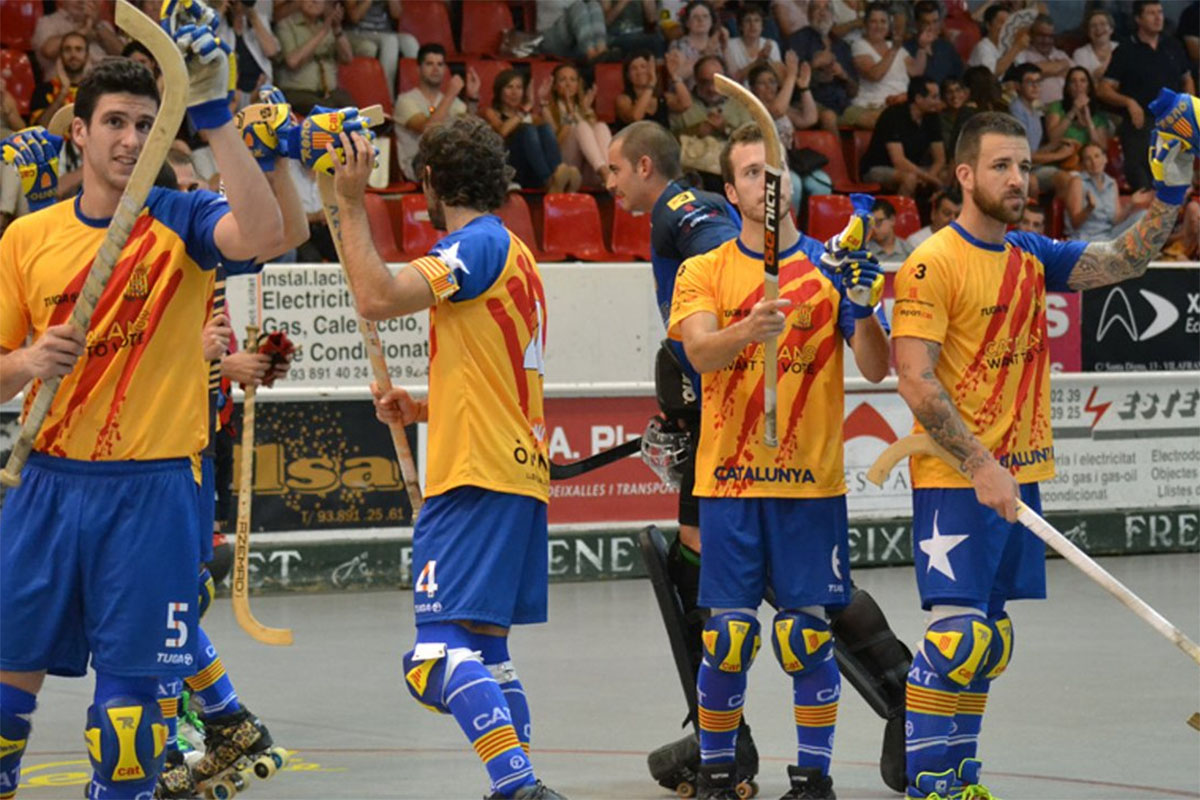 Em pleno caminho para o referendo de 9 de Novembro, a selecção da Catalunha de hóquei em patins surgiu com uma camisola com uma mensagem clara: 