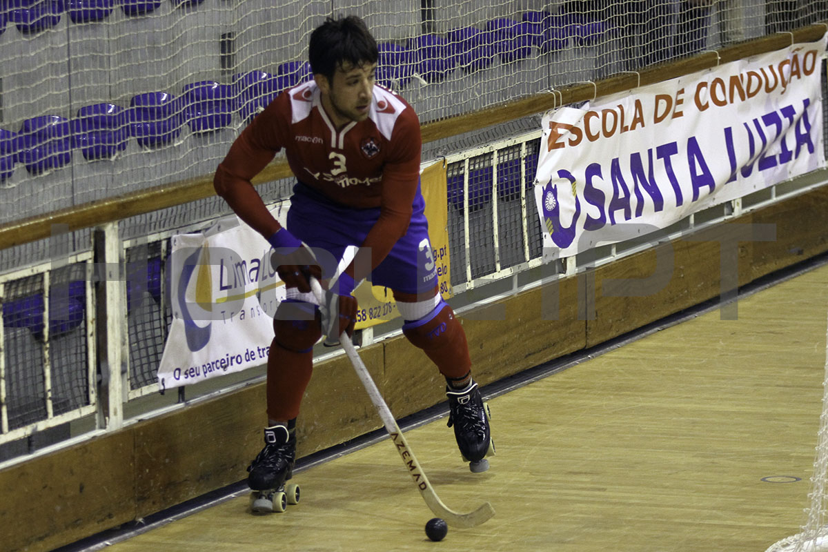 Albert Casanovas com as cores da Oliveirense