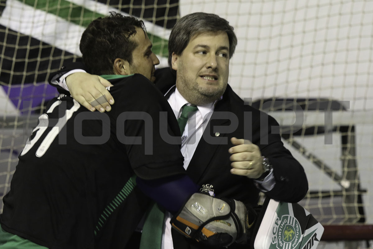 Bruno de Carvalho festeja com os jogadores