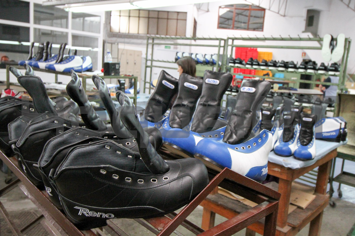 Preparação dos patins na fábrica em Fiães. Em breve, alguns em vermelho e verde na “linha de montagem”?