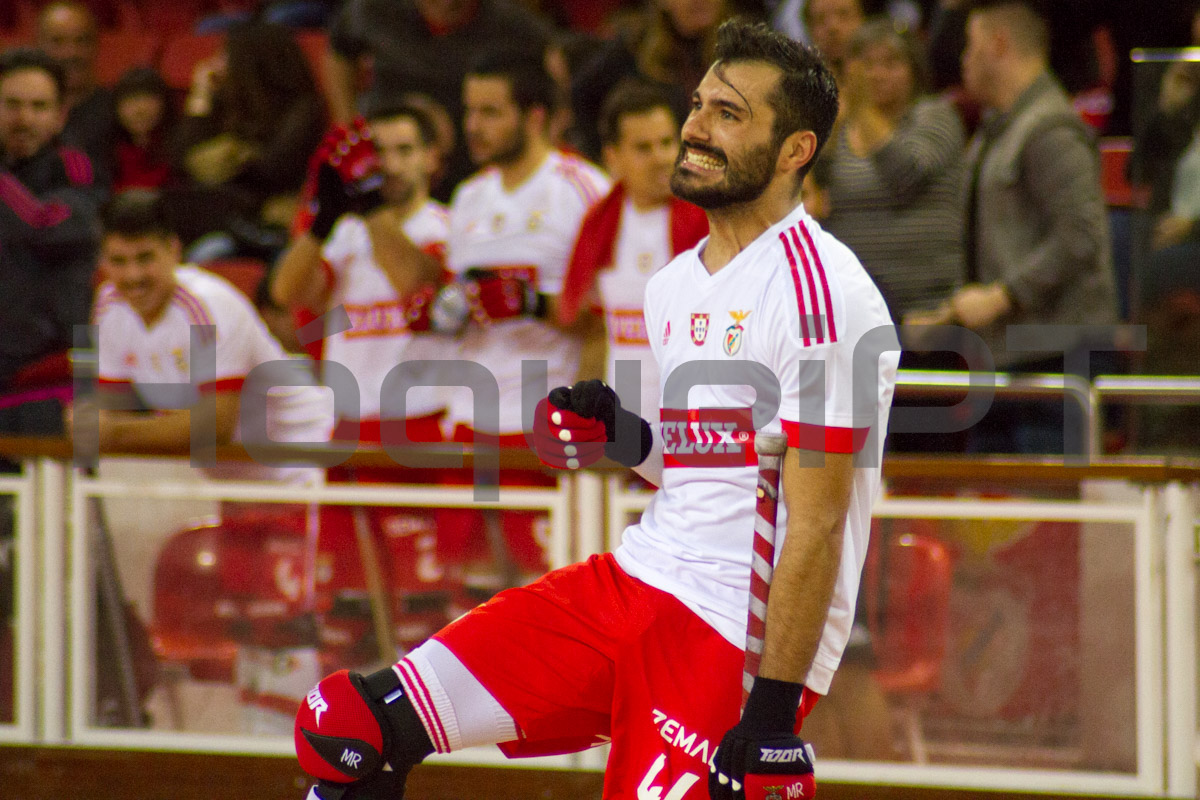 Miguel Rocha festeja o 3-2