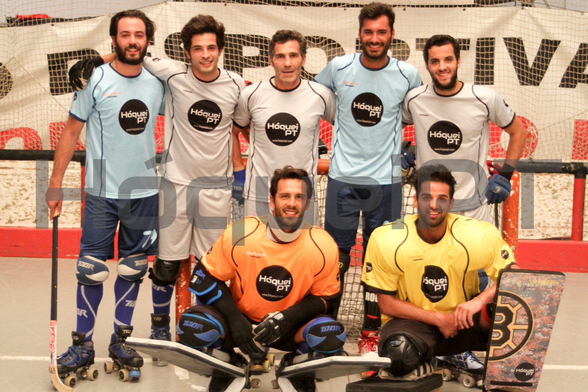 A foto de família (a que falta Marinho) das equipas HóqueiPT, em 2015