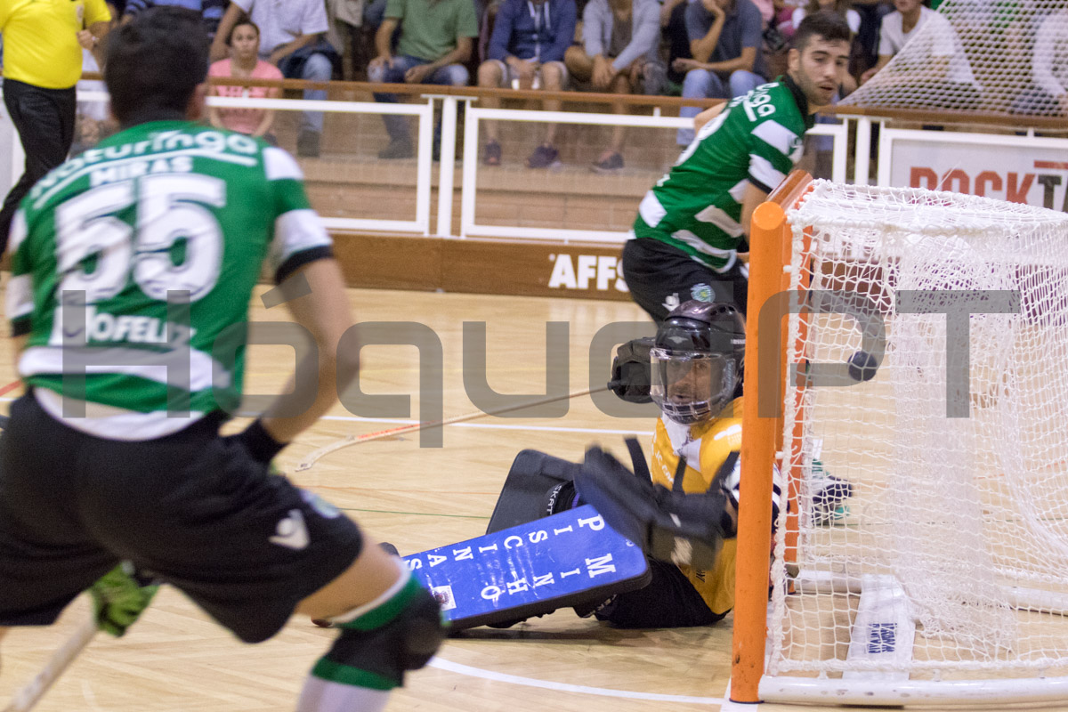 Numa noite ingrata para Paulo Matos, todos os jogadores de pista do Sporting marcaram na primeira parte