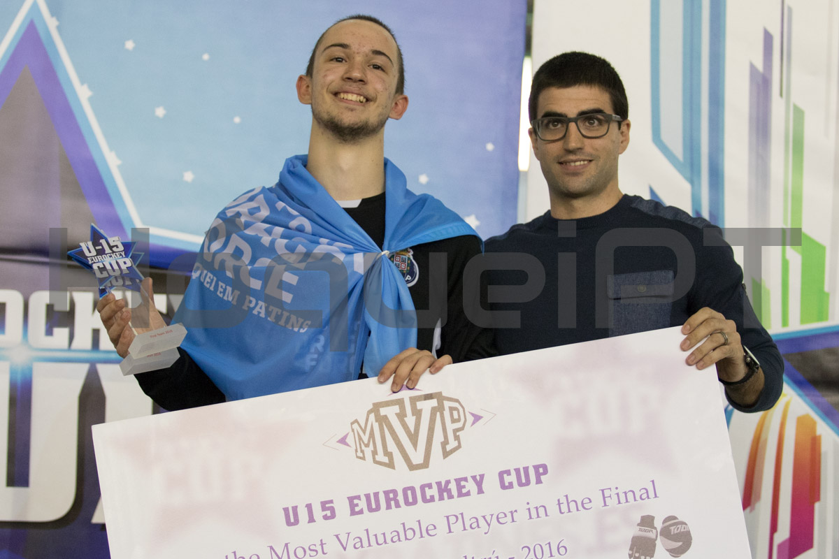 Rafael Pacheco recebeu das mãos de Marc Gual o prémio de MVP da final