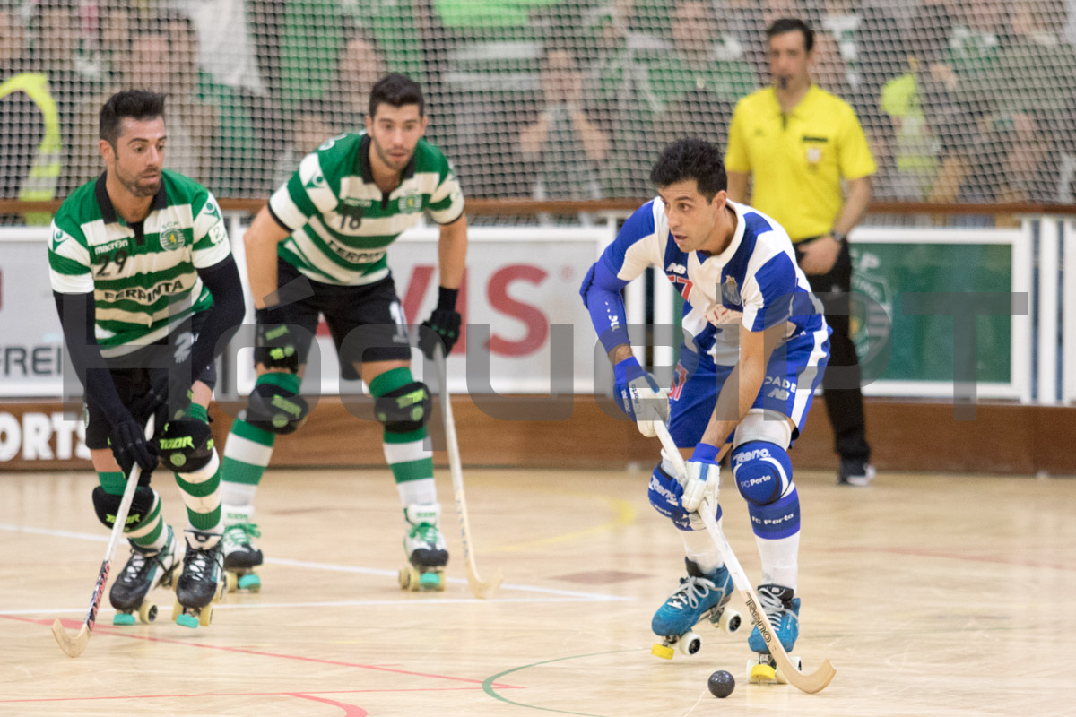 Sporting e Porto abriram à 9ª jornada – com um empate a três - o ciclo de jogos entre os quatro primeiros