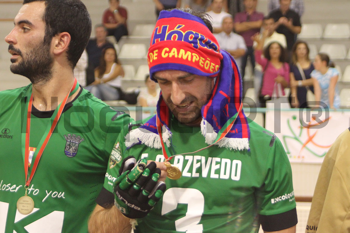 Em 2014, ano de ouro do Valongo, não faltou o cachecol azul-grená do Riba d'Ave nos festejos da Supertaça.