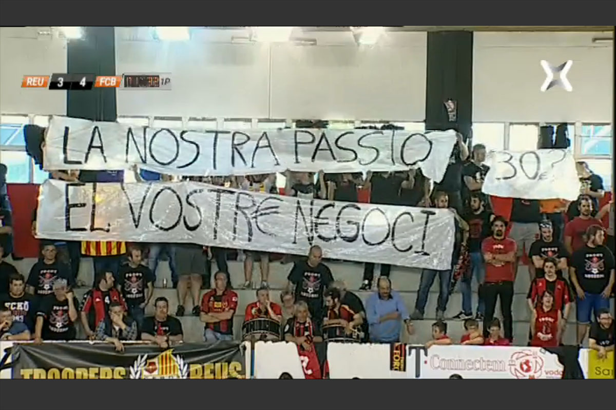 Adeptos do Reus manifestaram-se contra o preço dos bilhetes no jogo da OK Liga com o Barcelona