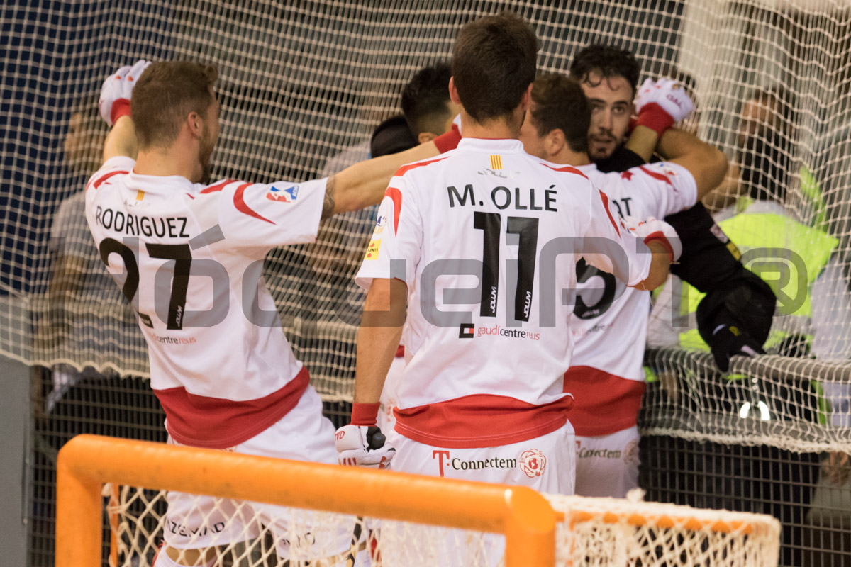 Engolido, outra vez... Os colegas de equipa bem podem agradecer mais uma final a Pedro Henriques