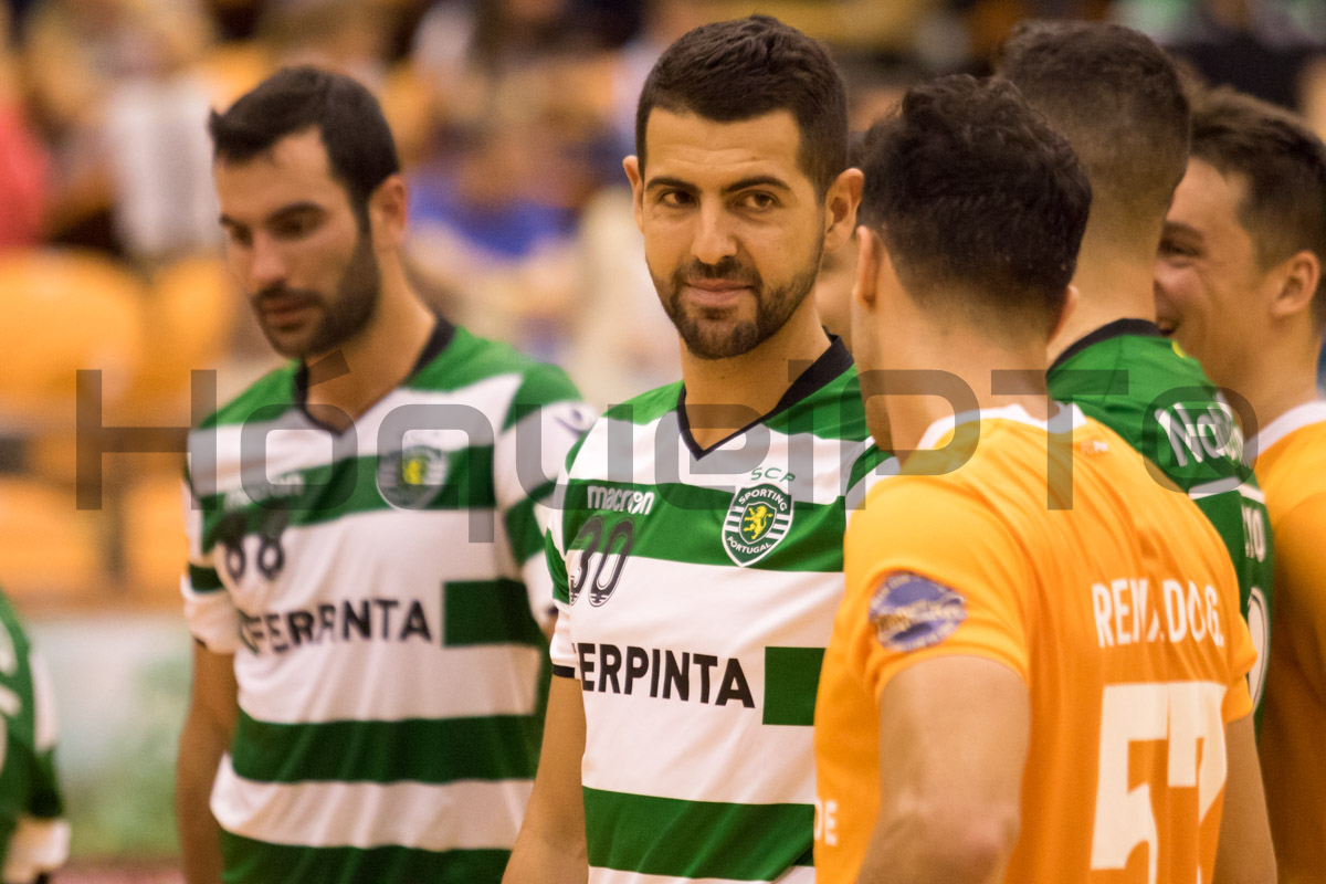 Vítor Hugo, lesionado, não jogou na final