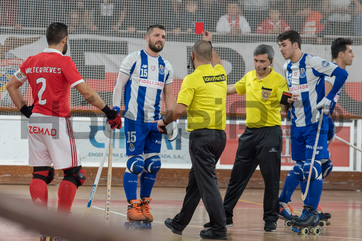 Vermelho a Jorge Silva marcou reatamento, mas o Benfica não aproveitou nem o livre directo, nem o powerplay de quatro minutos