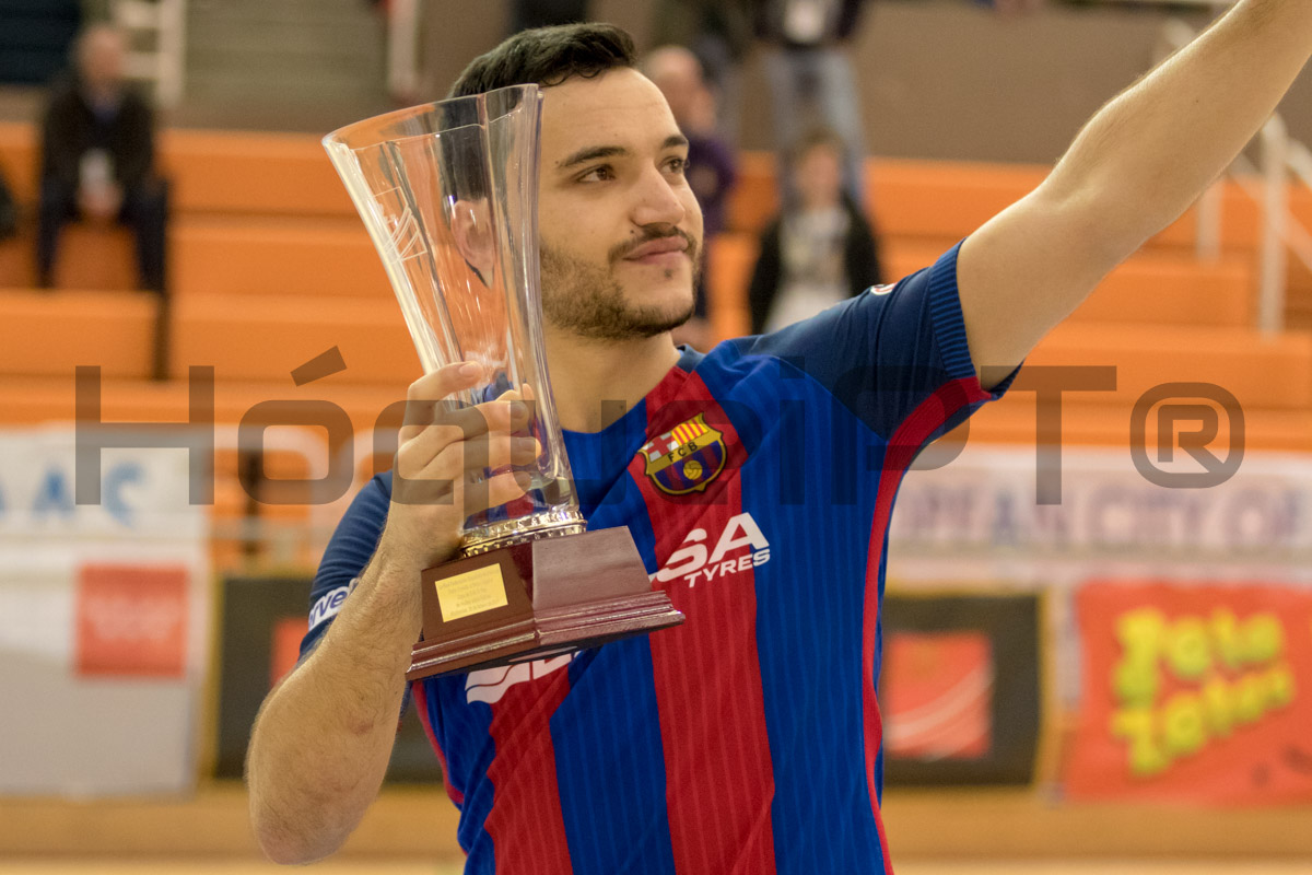 Pau Bargalló juntou o troféu de MVP da OK Liga ao de MVP da Copa del Rey