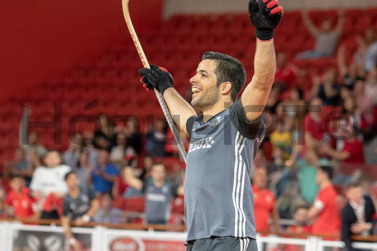 João Rodrigues assinou um hat-trick com os golos que deram uma vantagem de 3-0 aos da Luz