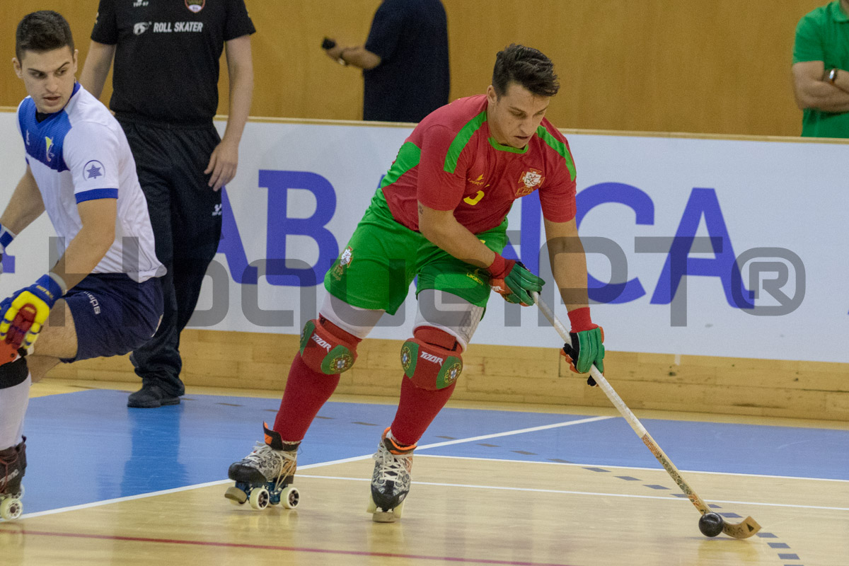 Gonçalo Alves, que deu a stickada de saída de Portugal neste Europeu, serviu João Rodrigues para o tento inaugural