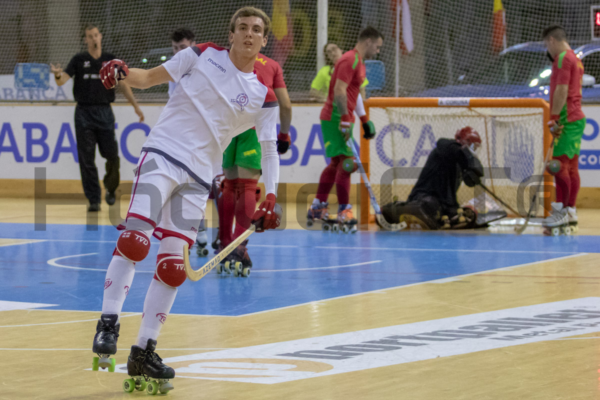 Alex Mount, de uma qualidade desproporcionada no seleccionado inglês, marcou a Pedro Henriques