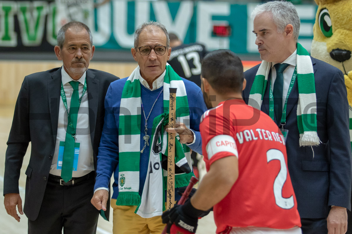 Antes da partida, o Sporting homenageou Chana, uma das figuras maiores do seu Hóquei em Patins, campeão europeu em 1977 na “Equipa Maravilha”