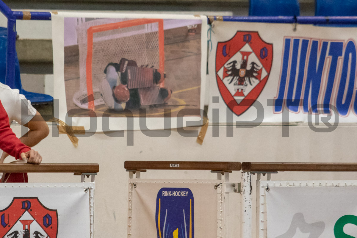 Adeptos da Oliveirense fizeram questão de recordar o momento polémico do golo não assinalado no último embate entre as duas equipas