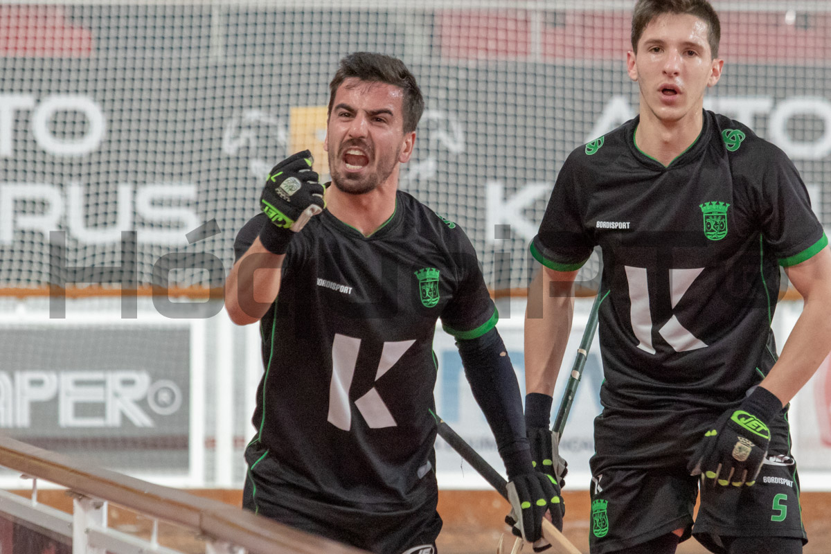 Diogo Fernandes fechou a primeira parte a marcar, para uma vantagem de dois golos que a equipa de Miguel Viterbo conseguiu ir repondo quando o Benfica marcava