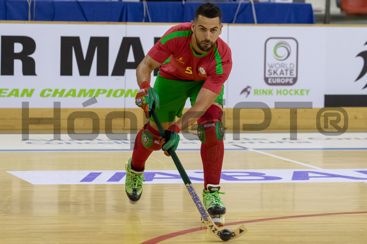 Boa temporada de 2017/18 foi coroada com a chamada ao Europeu, depois de largos anos de afastamento da Selecção Nacional