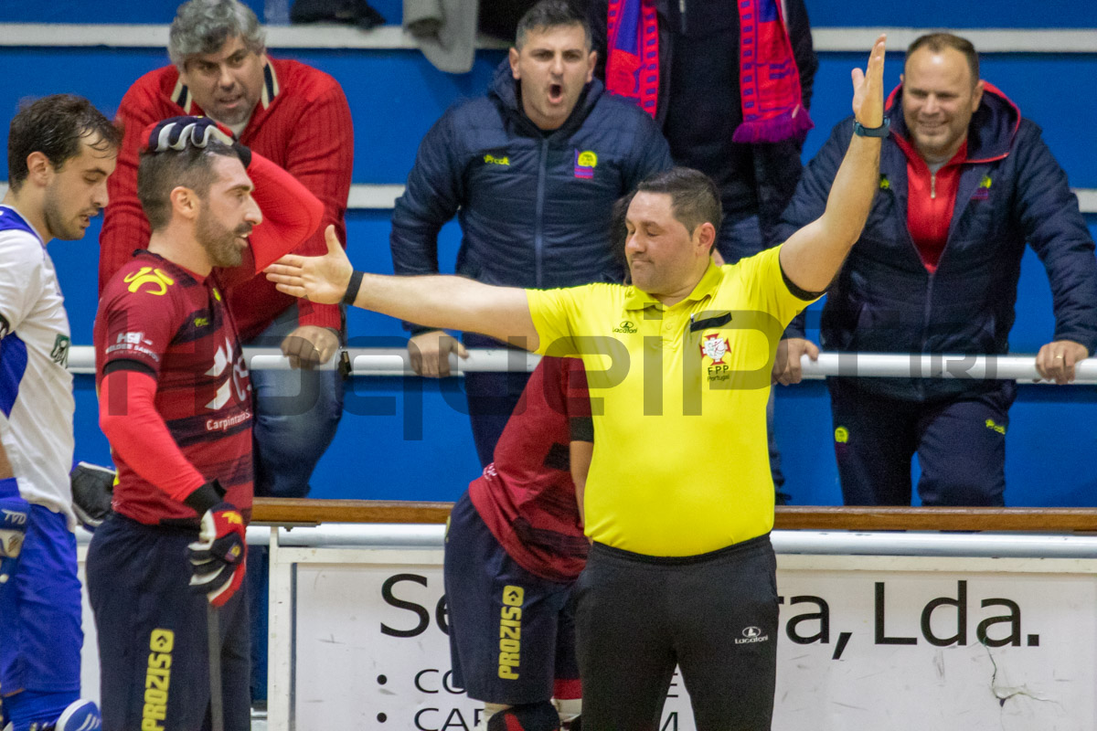 Partida do Riba d’Ave foi condicionada pela arbitragem, muito contestada pelos minhotos