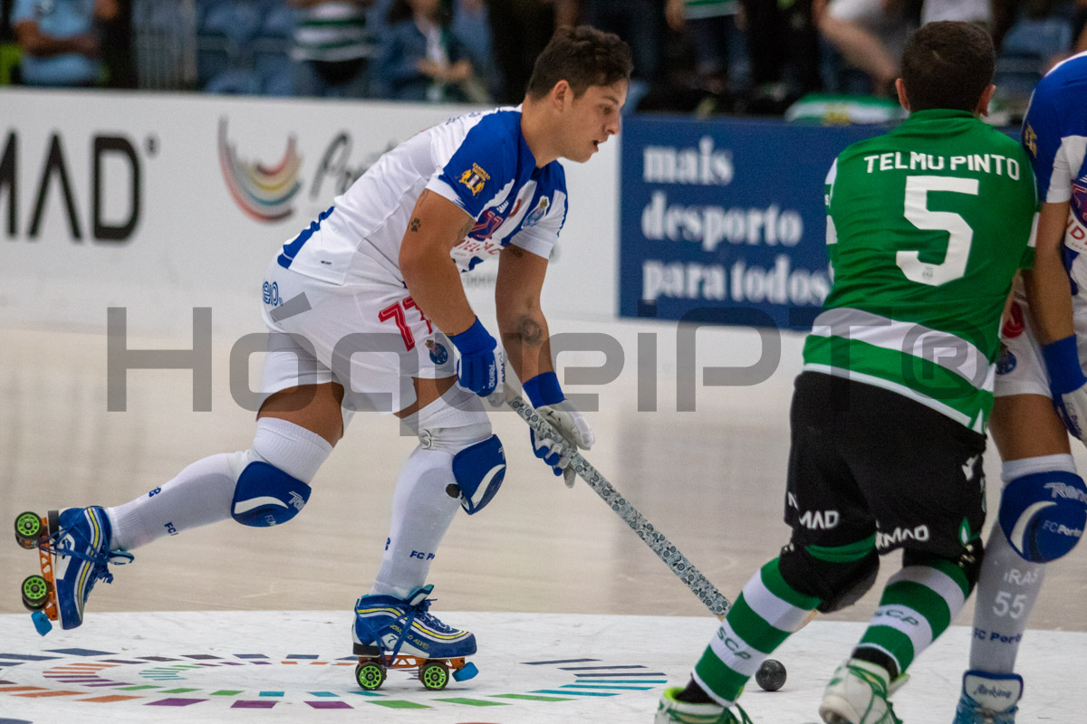 Gonçalo Alves tem sido o jogador em destaque no Campeonato, pelos (muitos) golos e como tem pautado o jogo do Porto após a saída de Hélder Nunes, e terá sobre si os focos deste Clássico