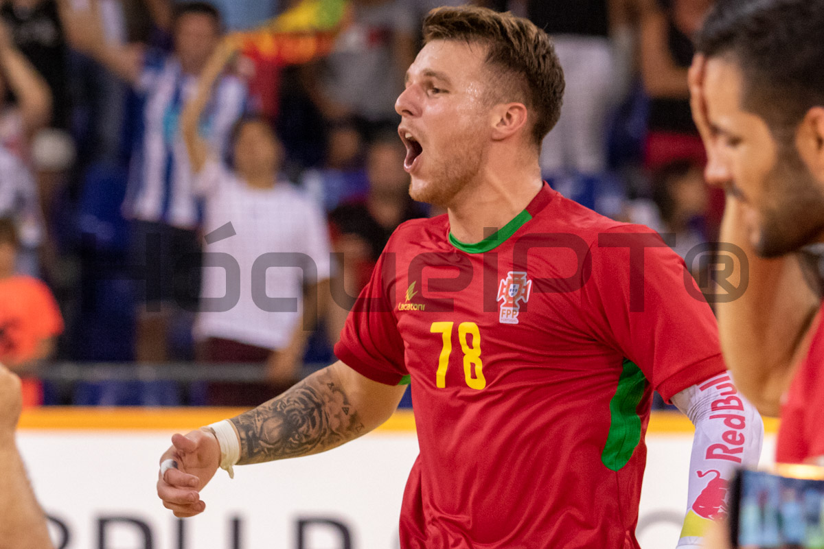 Hélder Nunes sagrou-se campeão de Sub-20 em 2013 com Miguel Vieira, no primeiro de dois títulos mundiais juntos dos barcelenses