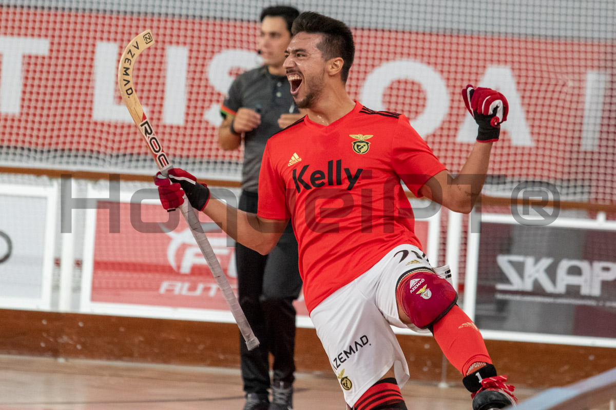 Gonçalo Pinto - o mais jovem português a pisar a pista neste Clássico - bisou