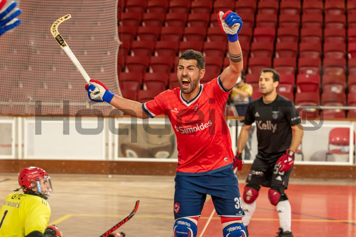 Vítor Hugo fez o 1-2 colocando a Oliveirense na frente da eliminatória.