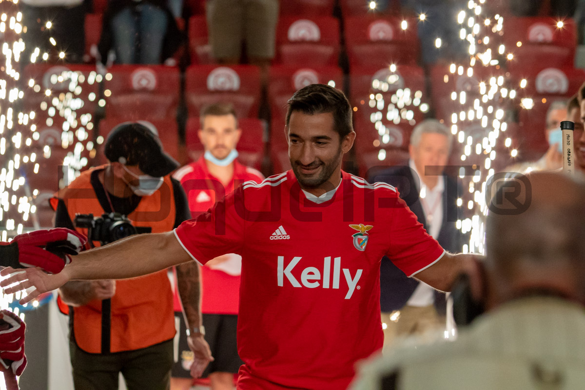 Benfica e Liceo fizeram guarda-de-honra.