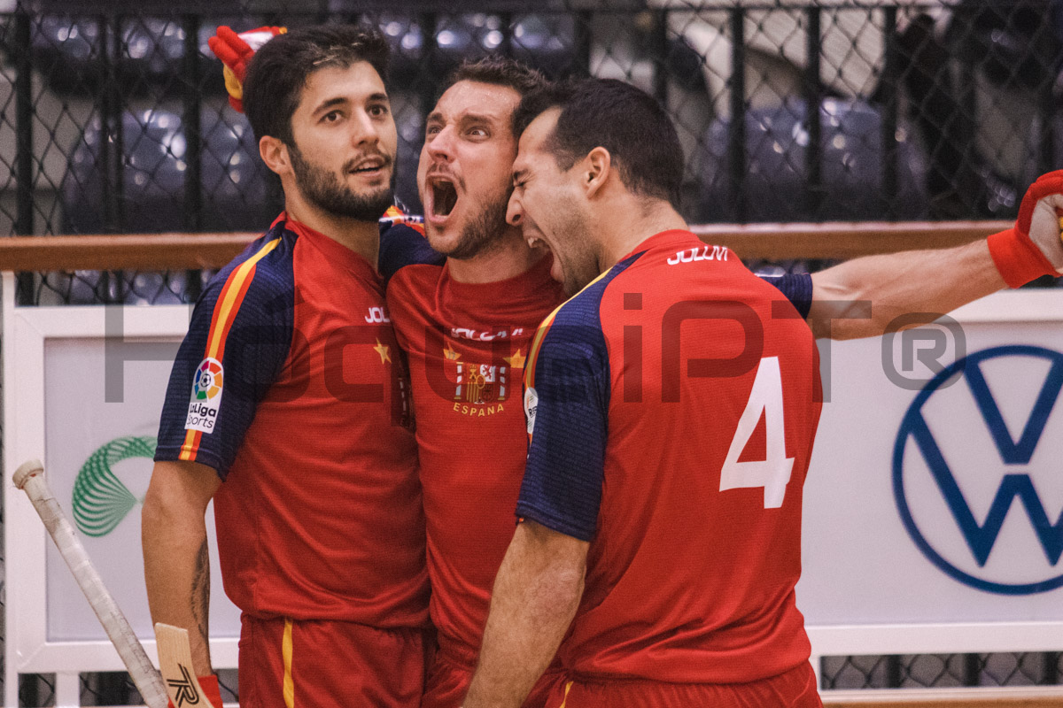 Font e Pérez festejam o derradeiro e decisivo golo do Europeu com o 