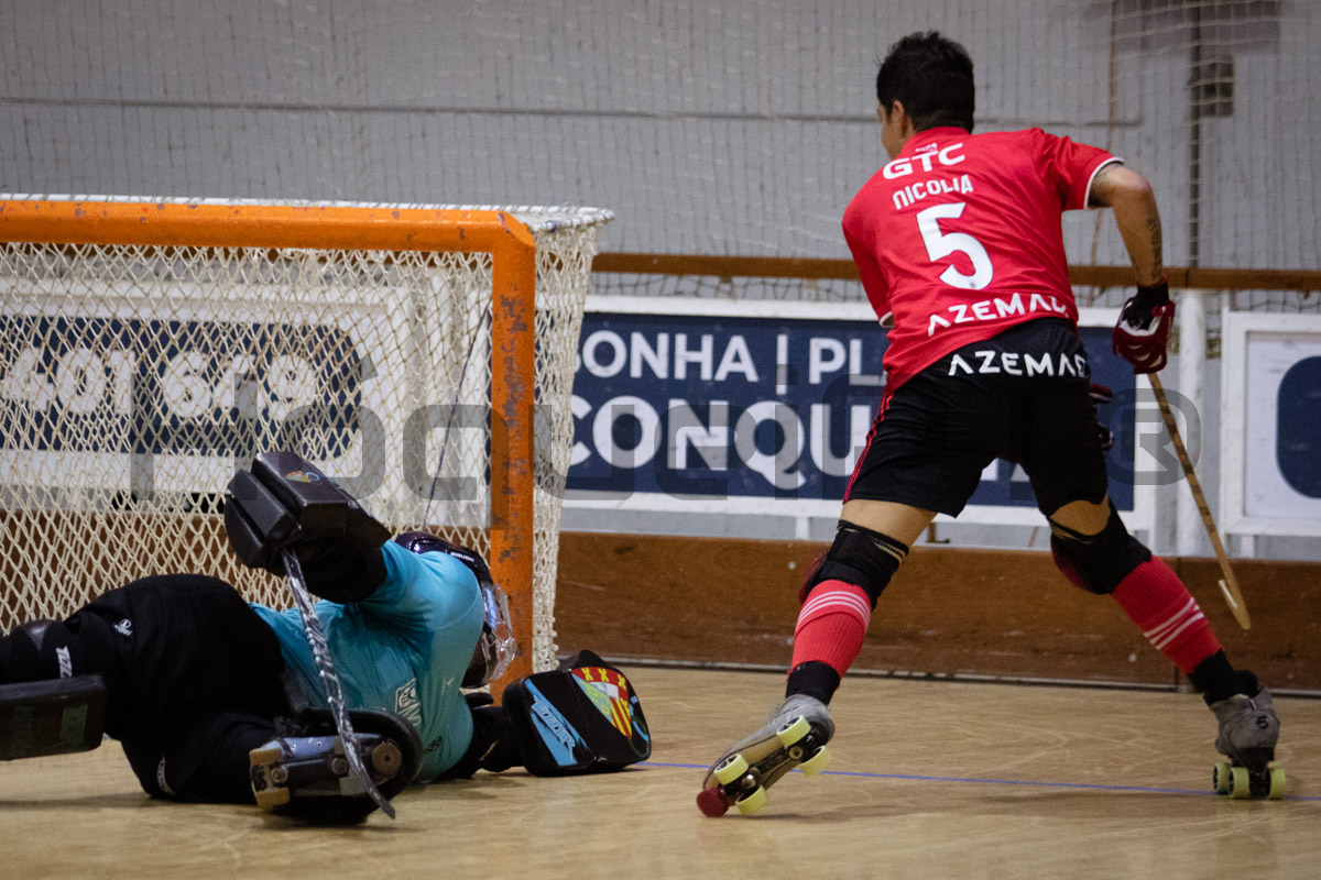 Carlos Nicolía fez um determinante 1-3, respondendo ao tento do Paço de Arcos.