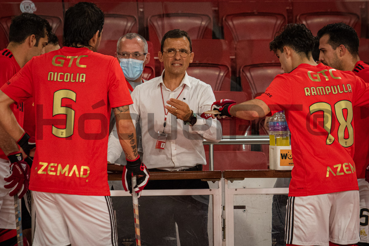 Alejandro Dominguez orientou o Benfica entre Janeiro de 2019 e Junho de 2021, tendo conquistado uma Taça 1947. Já trabalhou com Ferran Font e Toni Pérez, na selecção, e com Matías Platero, no Reus.