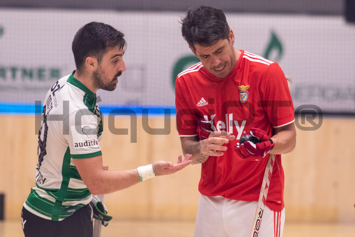Sem grandes discussões durante a partida, Romero e Nicolia discutiram no fim, num momento caricato, de quem era a bola...