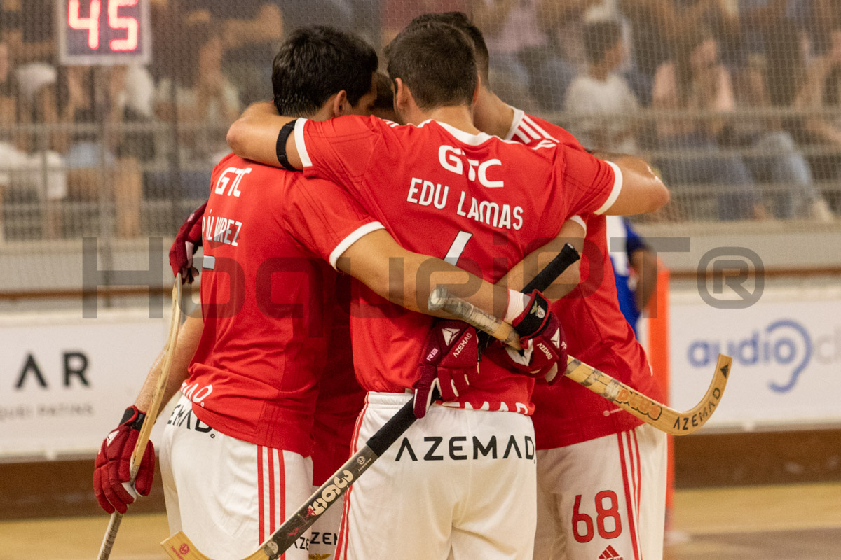 Benfica lidera em igualdade pontual com Sporting, Óquei de Barcelos e Porto, apesar de ter um jogo a menos (como os barcelenses) e já venceram leões e a Oliveirense.