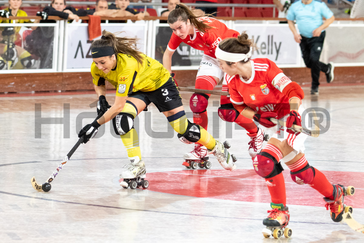 Daiana Silva arranca para o 3-2 que ditou a derrota do Benfica.