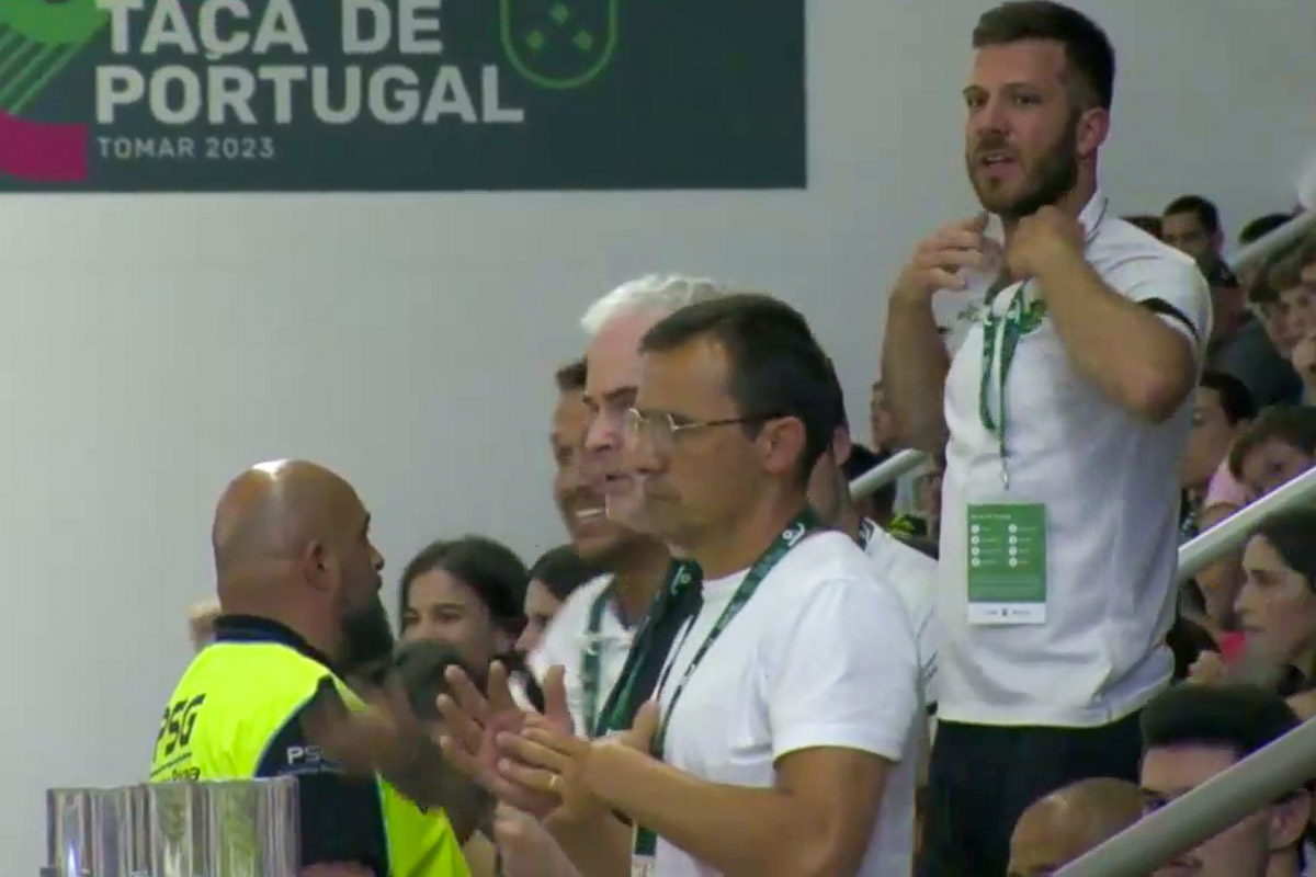 Afastado do banco na final da Taça de Portugal, não foi possível provar que Alejandro Dominguez tenha dado indicações técnicas ou tácticas à sua equipa.