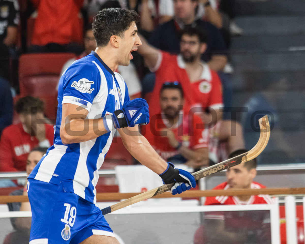 Carlo Di Benedetto inaugurou o marcador, mas o Porto voltou a ter uma exibição aquém e, desta vez, as águias foram mais eficazes.