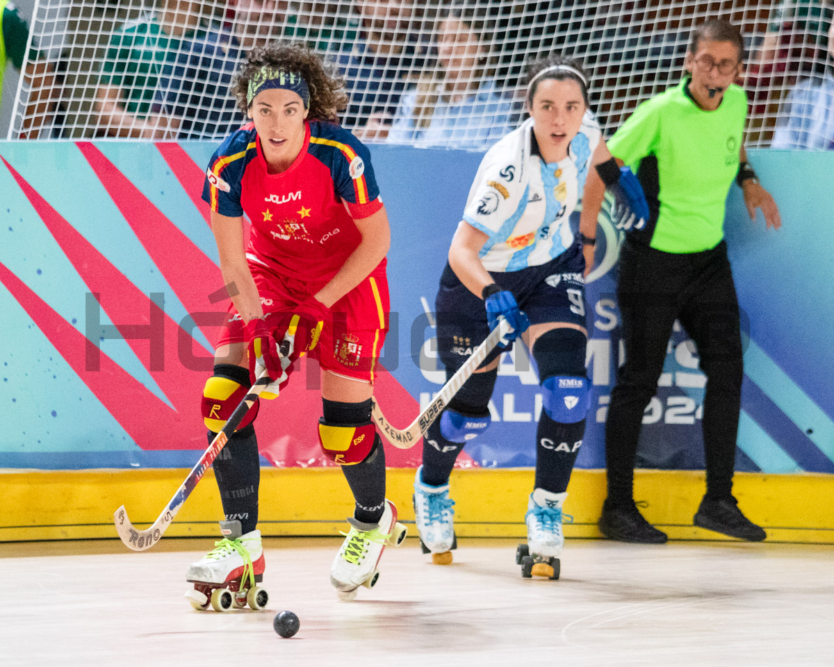 Anna Casarramona pauta o jogo das espanholas.
