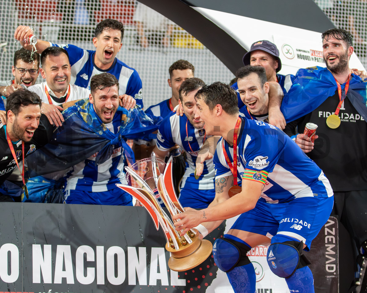 Porto selou a conquista do seu 25º título de campeão nacional em plena Luz, casa do rival Benfica.