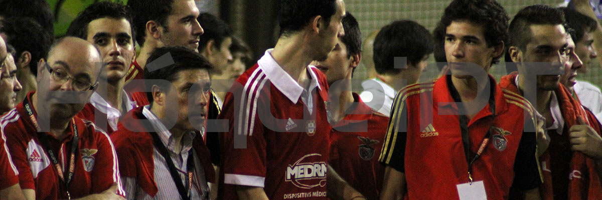 Benfica apura quatro a sul