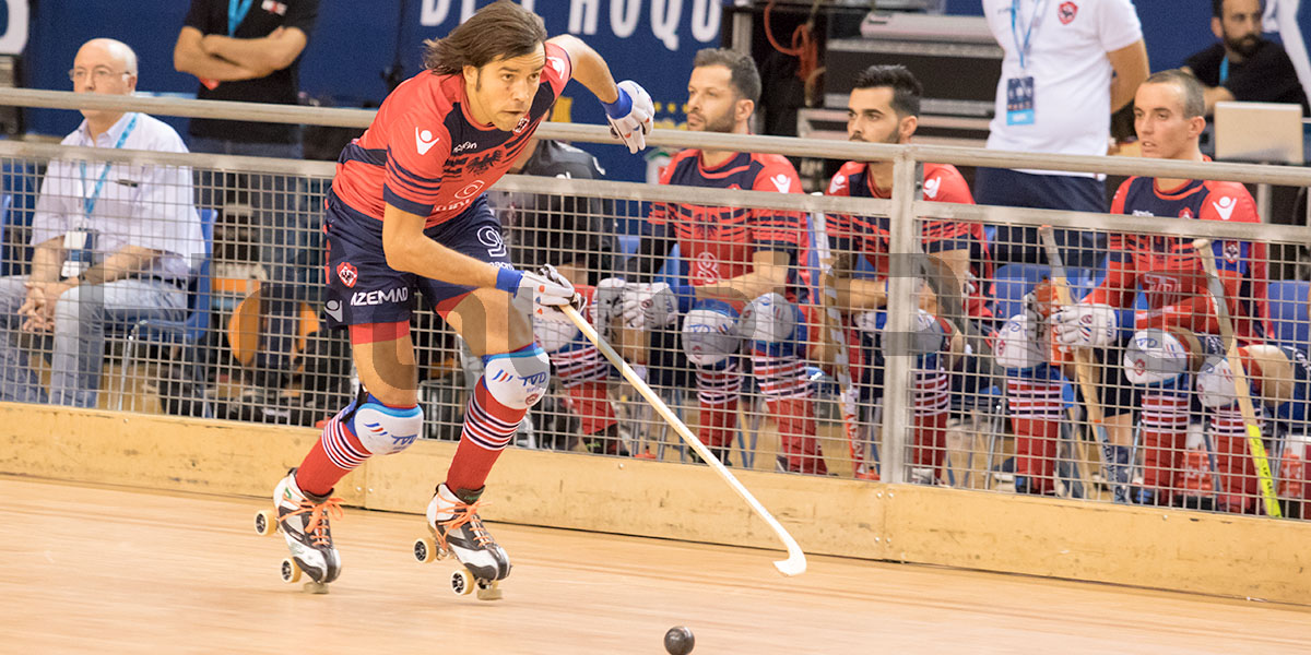 Oliveirense vira jogo, mas empata... e perde liderança
