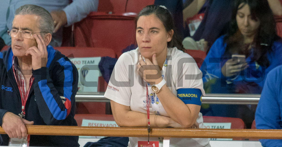 Andreia Barata à frente das leoas