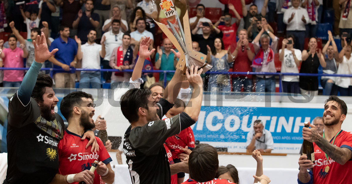 Oliveirense vence Benfica e arrecada quarta Taça