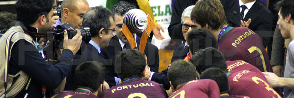 Campeões do Mundo de 2013 para defender Latina