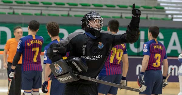 Porto vence nos 'penaltis' e está na final... sem Barcelona