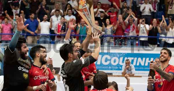 Oliveirense vence Benfica e arrecada quarta Taça