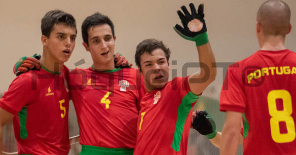 Portugal cumpre de mão cheia na estreia