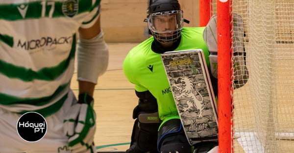 Sporting isola-se